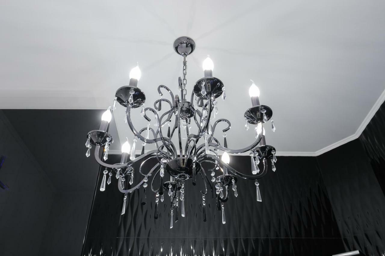 קייב Black&White Apartment In Smart Plaza מראה חיצוני תמונה